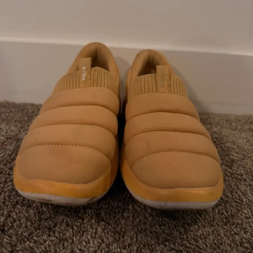 JET-PUFFED X KIZIK Unisex Mars Roamer Toasted Marshmallow Shoes Size M10/W11.5